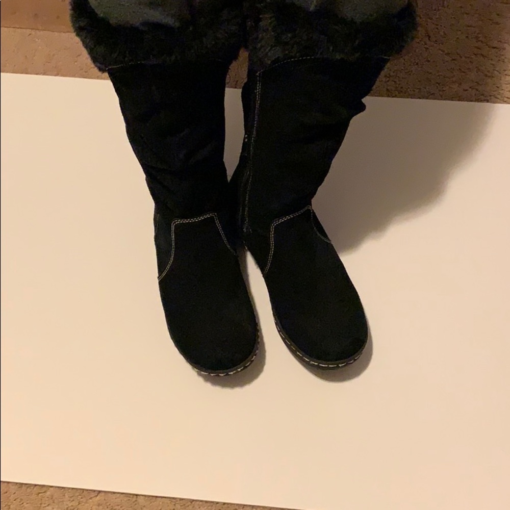 Women brand new boots - no tag - Size 7.5 M